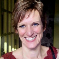  Julie Sutcliffe