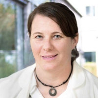  Ellen Heitzer