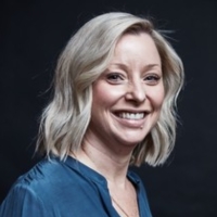  Samantha Stehbens